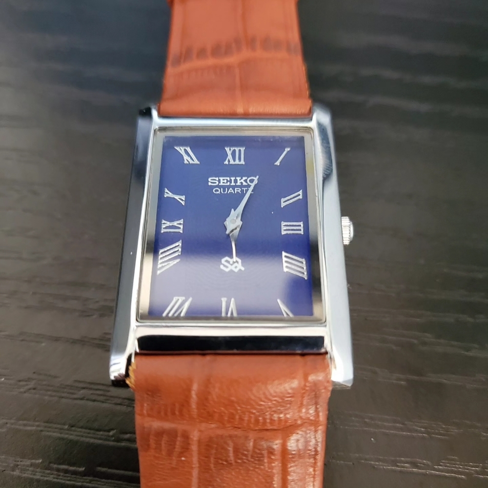 Mint Condition - Rare Vintage Seiko Slim Tank Men's Leather‎ Watch